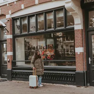 Boutique First 4*, Den Haag Niederlande